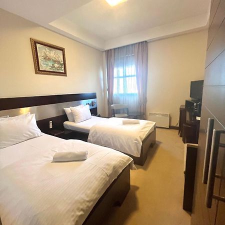 Hotel Aria Mitrovici  Eksteriør billede